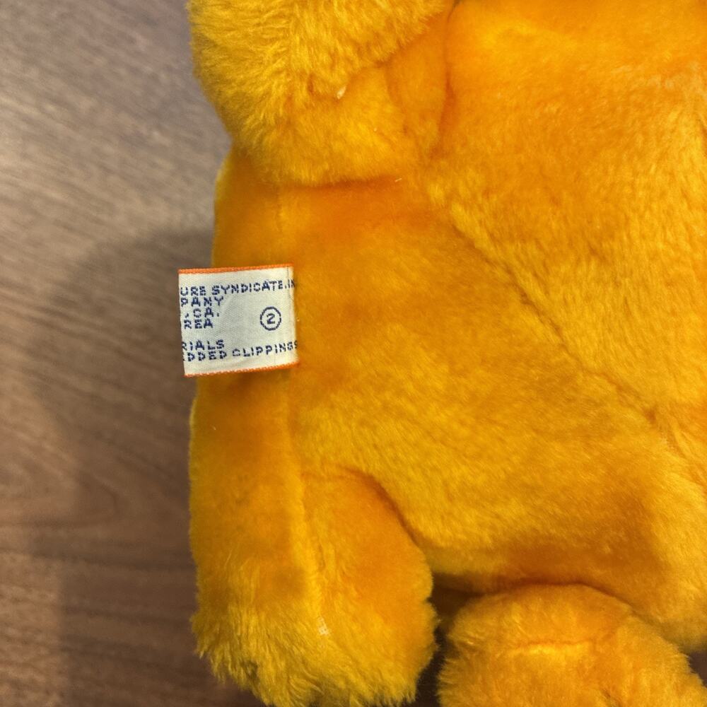 Vintage Garfield Large Sitting Plush Dakin 1981 - Picture 4 of 5